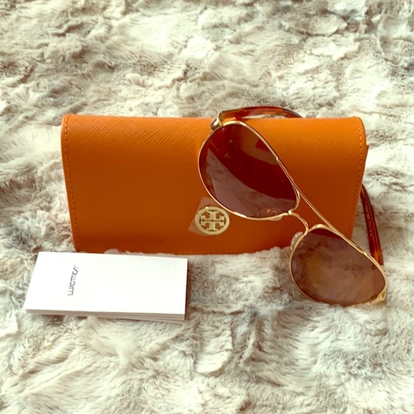 Tory Burch Accessories - Tory Burch 6010 aviator sunglasses. Size 57